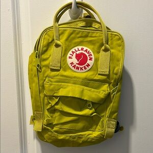 Fjallraven Kånken Mini Bag in Bright Yellow